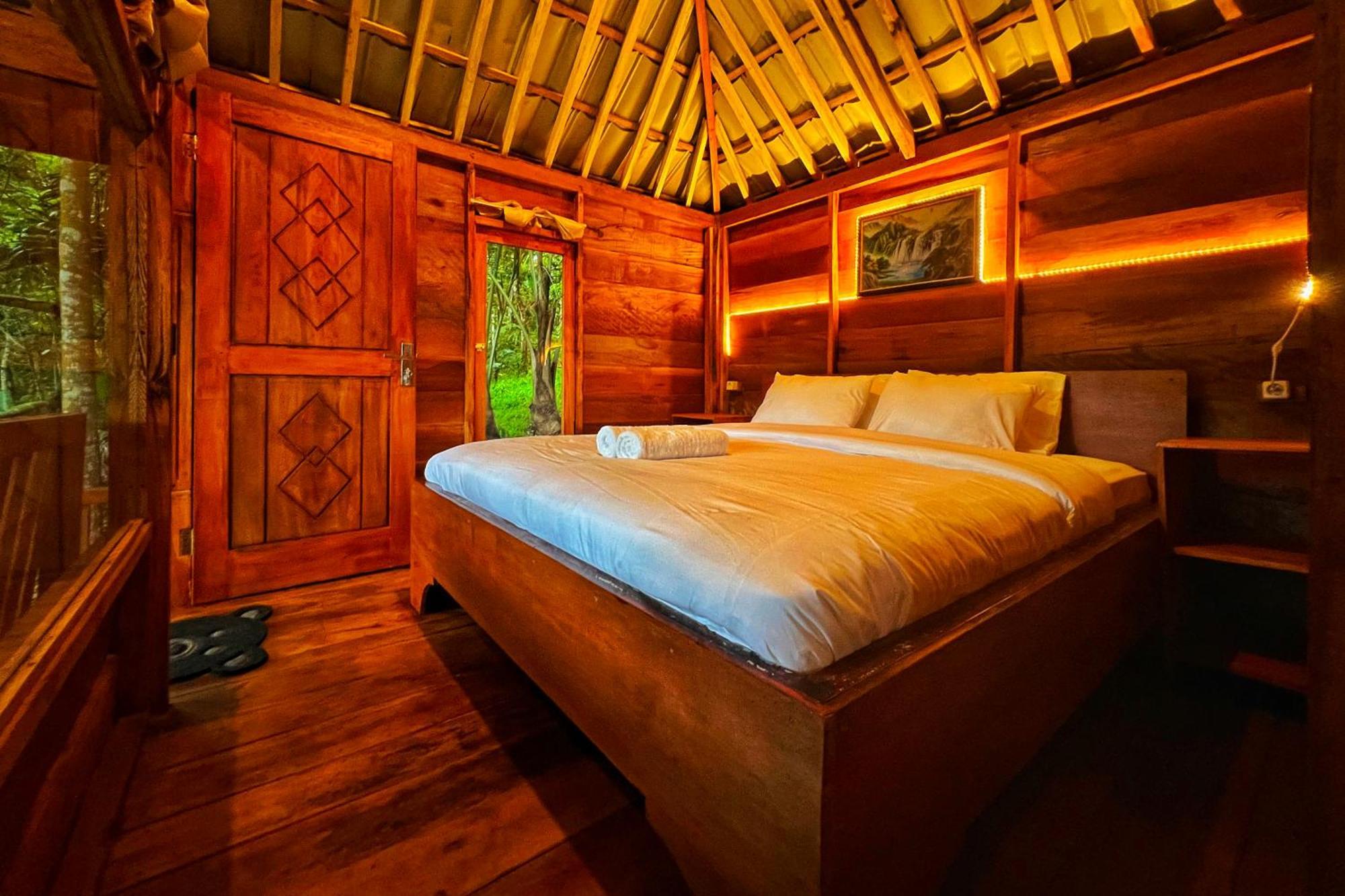 Aulia Bungalows Tetebatu Exterior photo